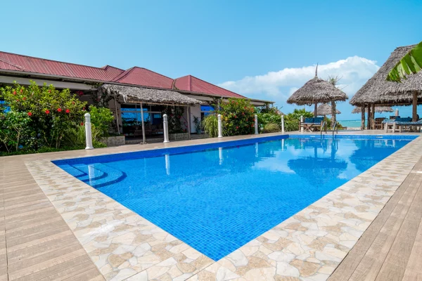 coral-cliff-zanzibar-swimming-pool